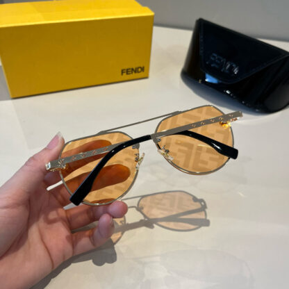 FENDI fashion trend sunglasses - Image 8