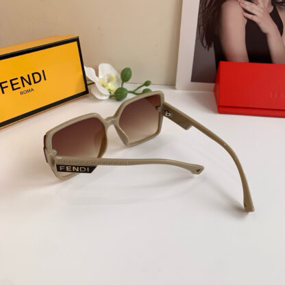 FENDI fashion trend sunglasses - Image 8