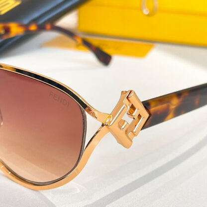 FENDI fashion trend sunglasses - Image 8