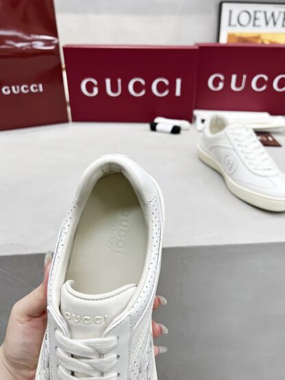 Gucci classic design German training elements catwalk model - Image 8