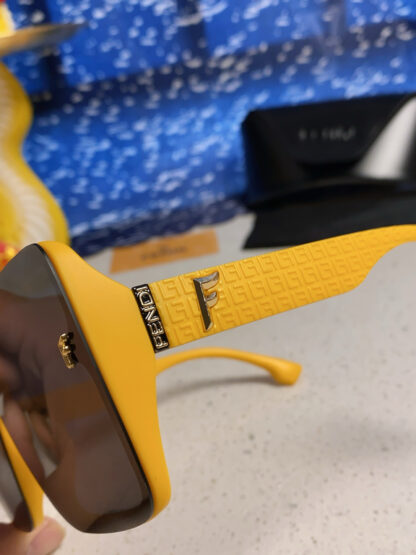 FENDI fashion trend sunglasses - Image 8