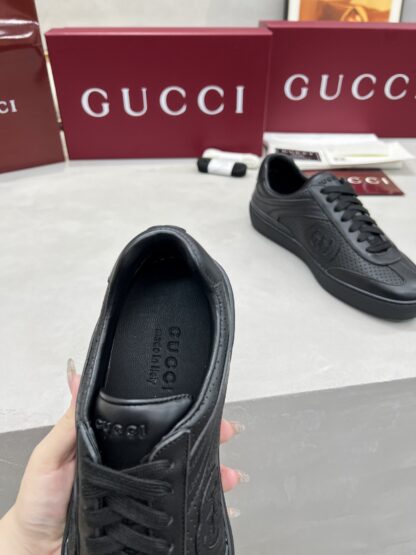 Gucci classic design German training elements catwalk model - Image 8