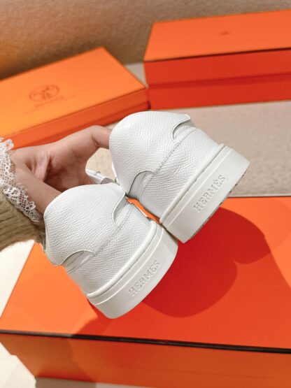Hermes couple white kelly buckle classic flat casual shoes - Image 7