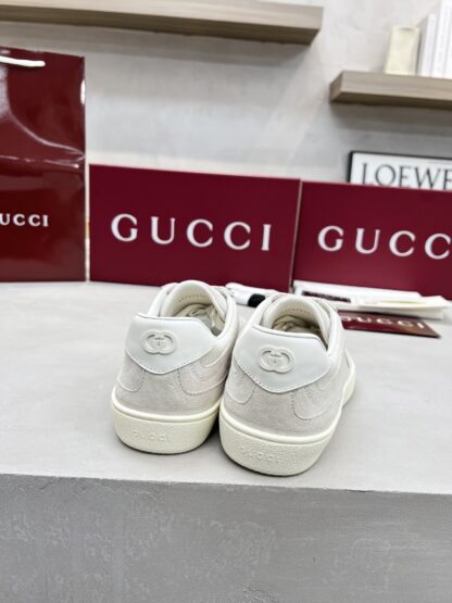 Gucci classic design German training elements catwalk model - Image 8