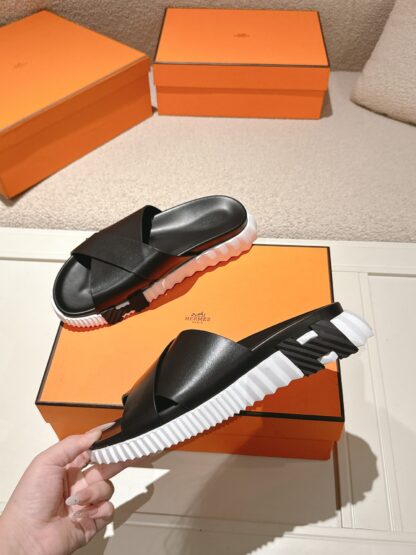 Hermes black and white comfortable casual style cross-slippers - Image 8
