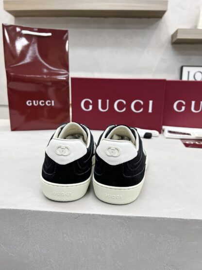 Gucci classic design German training elements catwalk model - Image 9