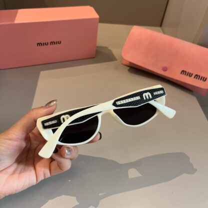 Miu Miu trendy fashion sunglasses - Image 9