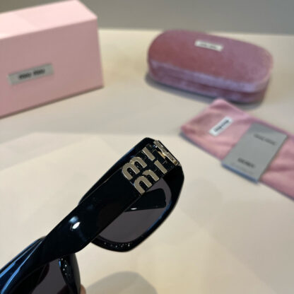Miu Miu trendy fashion sunglasses - Image 9