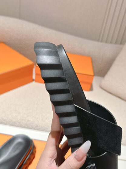 Hermes black comfortable casual style cross-slippers - Image 8