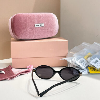 Miu Miu trendy fashion sunglasses - Image 9