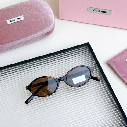 Miu Miu trendy fashion sunglasses - Image 8