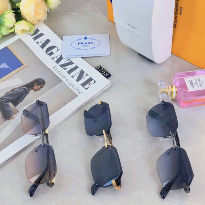Prada fashion trend sunglasses - Image 8