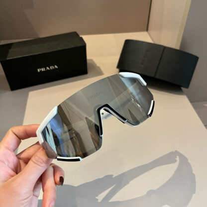 Prada fashion trend sunglasses - Image 8