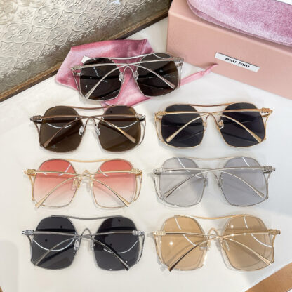 Miu Miu trendy fashion sunglasses - Image 9