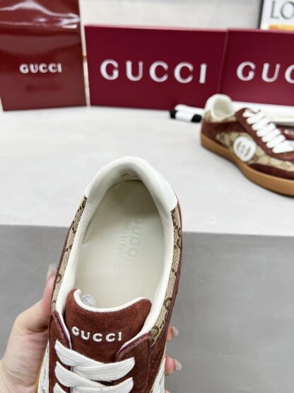 Gucci classic design German training elements catwalk model - Image 9