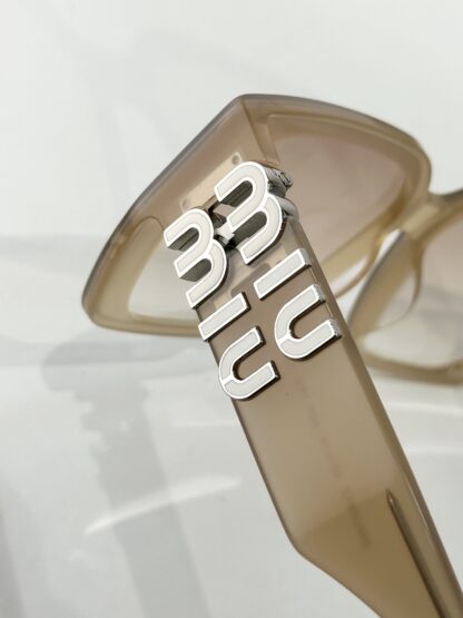 Miu Miu trendy fashion sunglasses - Image 9