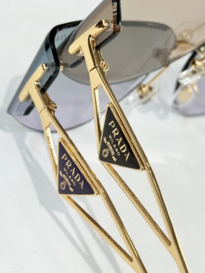 Prada fashion trend sunglasses - Image 8