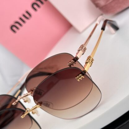 Miu Miu trendy fashion sunglasses - Image 8