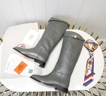 Hermès classic kelly buckle grey stylish mid-calf boots - Image 8
