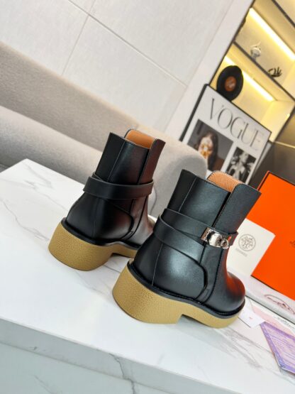Hermès classic black silver buckle knight boots - Image 7