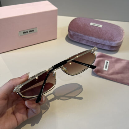 Miu Miu trendy fashion sunglasses - Image 9