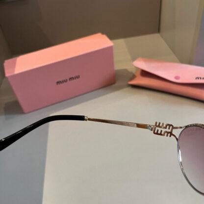 Miu Miu trendy fashion sunglasses - Image 9