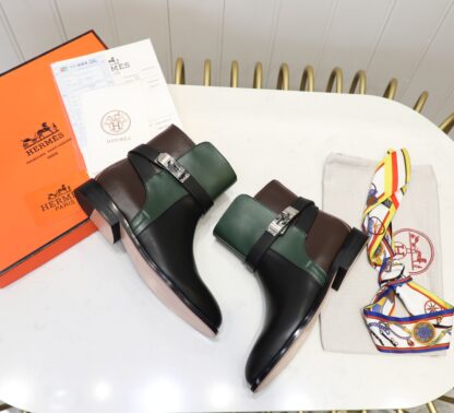 Hermès classic black and green color matching silver buckle fashion knight boots - Image 7