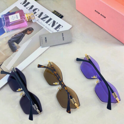 Miu Miu trendy fashion sunglasses - Image 9