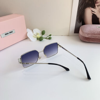 Miu Miu trendy fashion sunglasses - Image 9