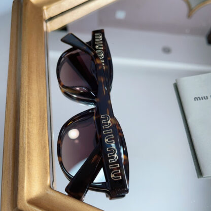 Miu Miu trendy fashion sunglasses - Image 9