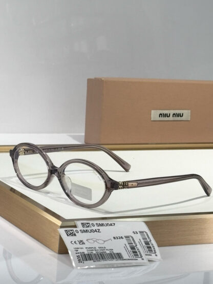 Miu Miu trendy fashion sunglasses - Image 9