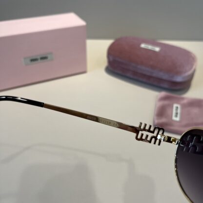Miu Miu trendy fashion sunglasses - Image 9