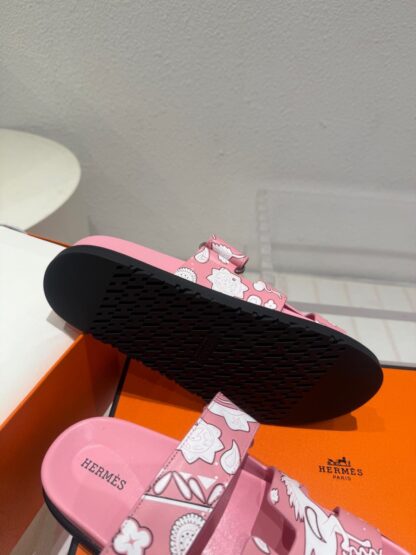 Hermès couple pink and white woven sandals - Image 5