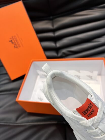 Hermes men's white soft and comfortable casual sports shoes - Image 8