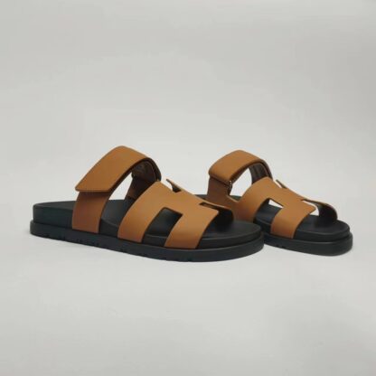 Hermès couple's brown woven sandals - Image 7