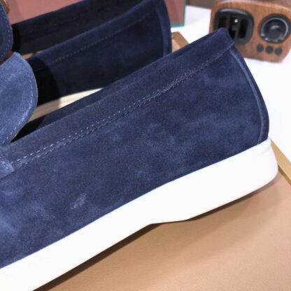 Hermès couple's dark blue high-end classic loafers - Image 8