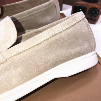 Hermès couple's gray apricot high-end classic loafers - Image 8