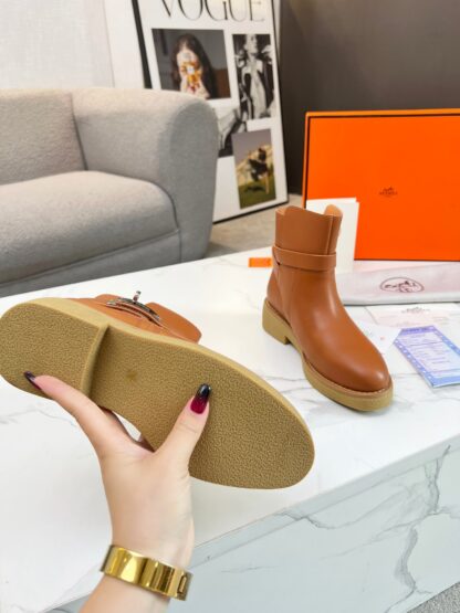 Hermes brown classic kelly buckle knight boots - Image 7