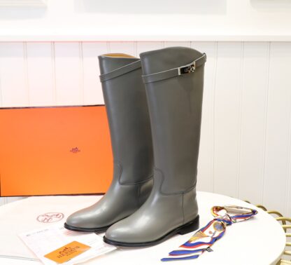 Hermès Grey Classic Kelly Buckle Biker Boots - Image 8