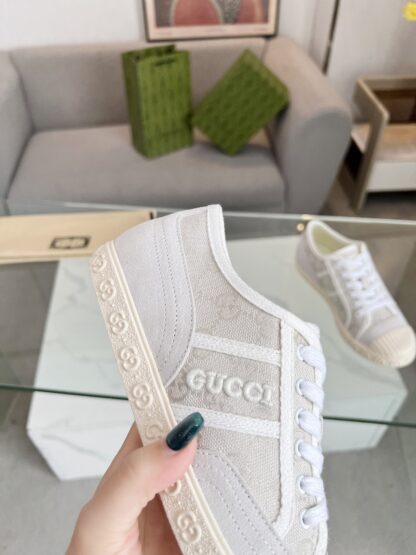 Gucci low-top casual sneakers - Image 9