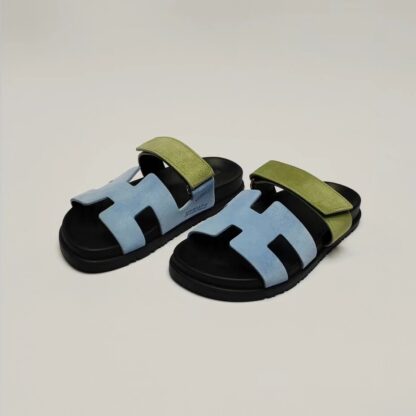 Hermès couple's blue-green woven slippers - Image 8