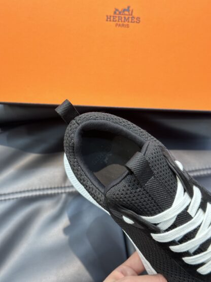 Hermes high-end men's fashion black casual breathable simple sports shoes - Image 8