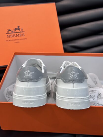 Hermes men's comfortable cowhide white and gray low-top casual sneakers - Image 8