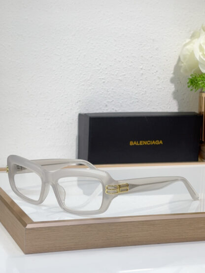 Balenciaga fashion sunglasses - Image 8