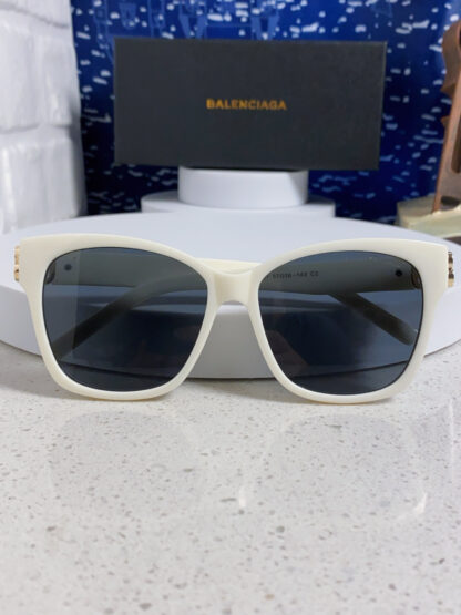 Balenciaga fashion sunglasses - Image 9
