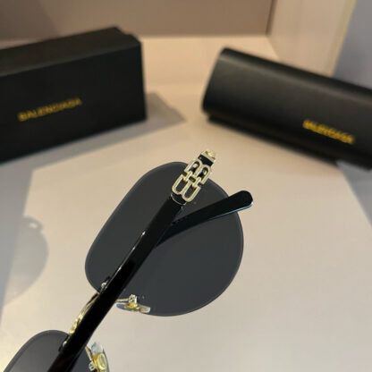 Balenciaga fashion sunglasses - Image 9