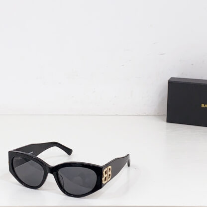 Balenciaga fashion sunglasses - Image 8