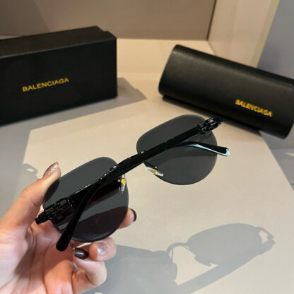 Balenciaga fashion sunglasses - Image 8