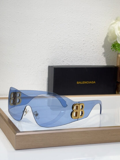 Balenciaga fashion sunglasses - Image 8