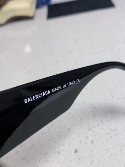 Balenciaga fashion sunglasses - Image 9